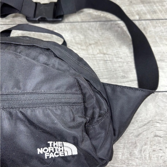 The North Face Black Polyester Fanny Waist Pack Unisex Sling Shoulder Bag - Picture 3 of 8